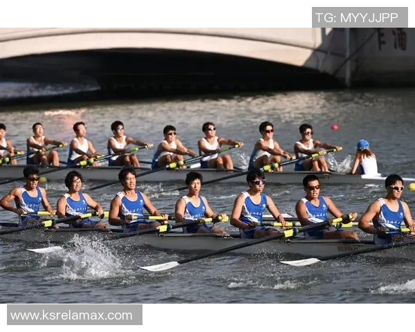 中国赛艇男队八人艇冲金成功，历史首次